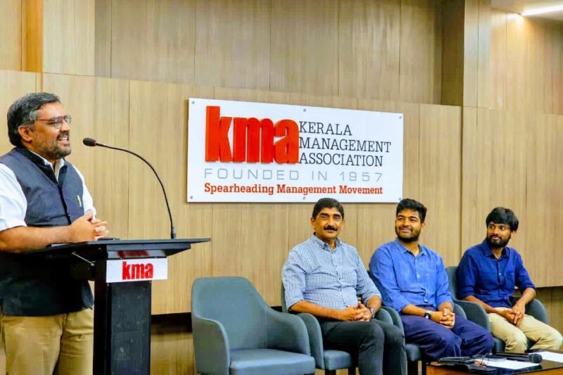 വ്യക്തിത്വം മികവുറ്റതാക്കണമെന്ന് കെ എം എ യംഗ് മൈന്റ്സില് ശേഷാദ്രിനാഥന് കൃഷ്ണന്