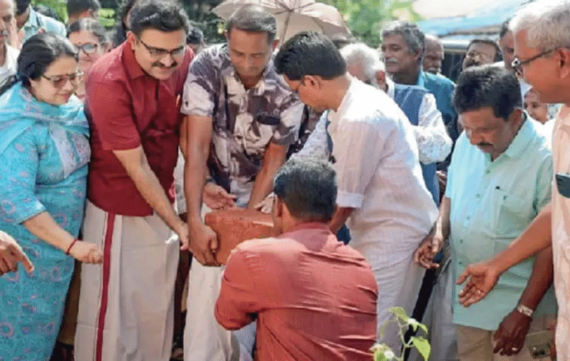 ഭവനസമുച്ചയത്തിന് കല്ലിട്ടു