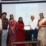 ആലുവ യു.സി കോളേജിൽ സിനു വർഗീസ് സ്മാരക ഗവേഷണ പുരസ്കാരം സമർപ്പിച്ചു