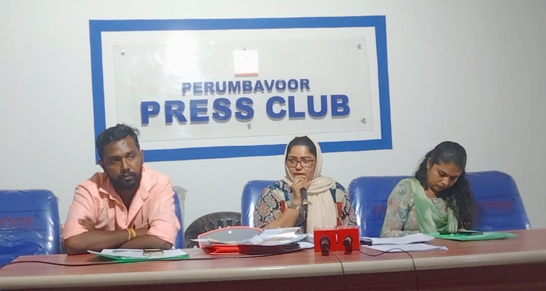 പെരുമ്പാവൂര്‍ വല്ലം-ചൂണ്ടിയില്‍ പ്രവര്‍ത്തിക്കുന്ന ആശിര്‍വാദ് പ്ലൈവുഡ് കമ്പനിക്കെതിരെ ജനകീയ സമരസമിതി നടത്തുന്ന ആരോപണങ്ങൾ നിഷേധിച്ച്‌ കമ്പനി ഉടമ ബിസ്മി നിഷാദ് രംഗത്ത്‌